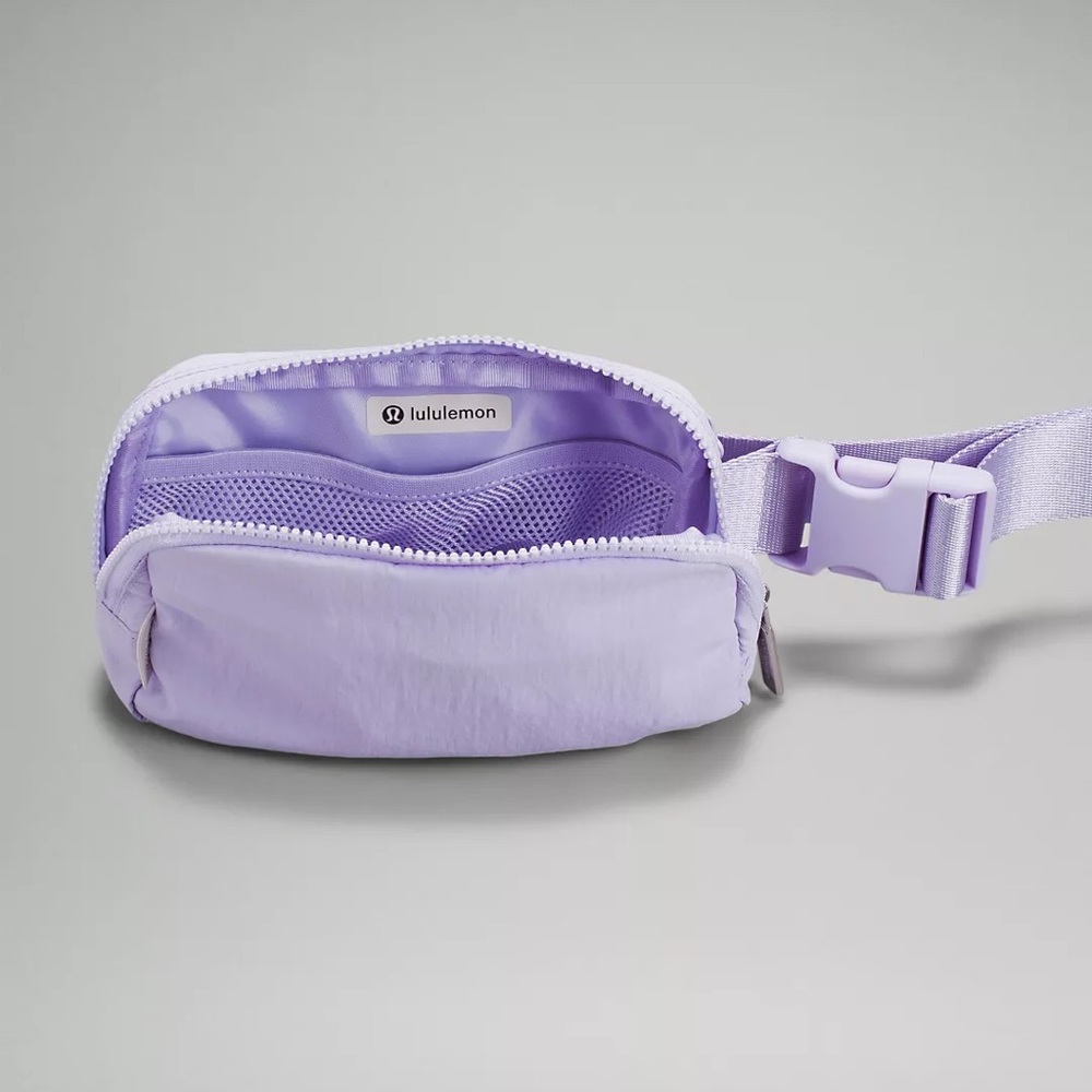🌿NWT Lululemon Everywhere Belt Bag - Picture 3 of 3
